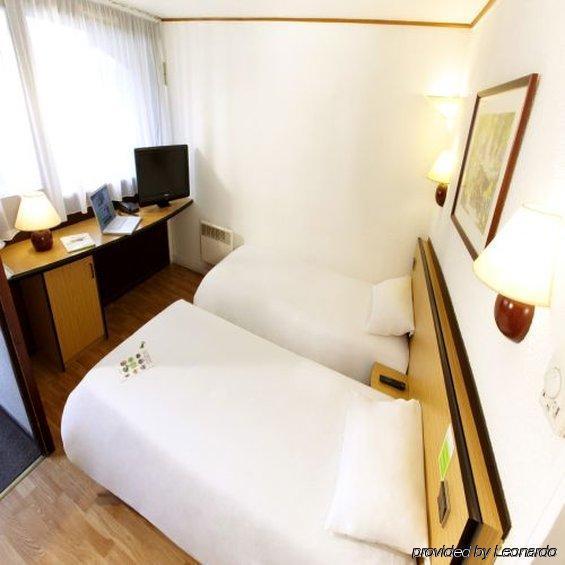 Campanile Reims Ouest - Tinqueux Hotel Exterior foto